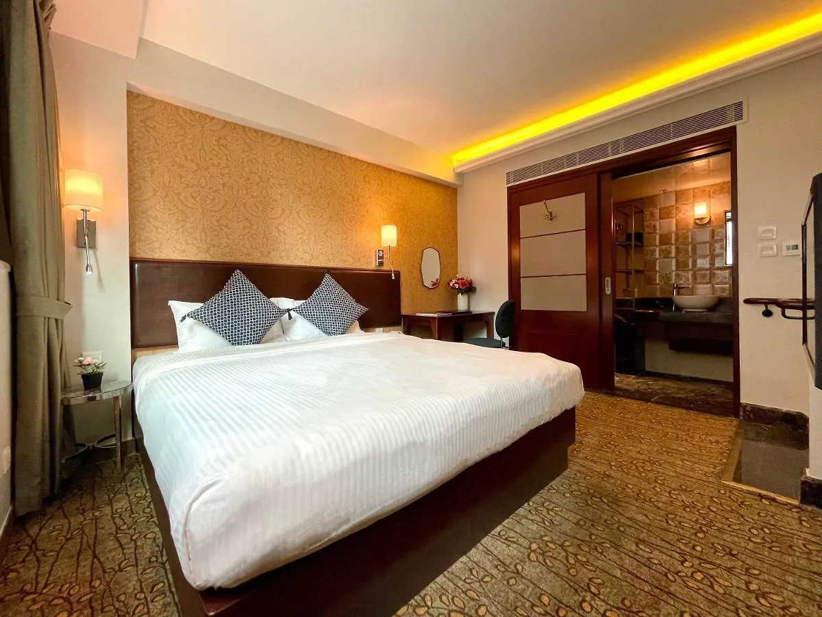 Lander Grand Hotel Hongkong 4*,