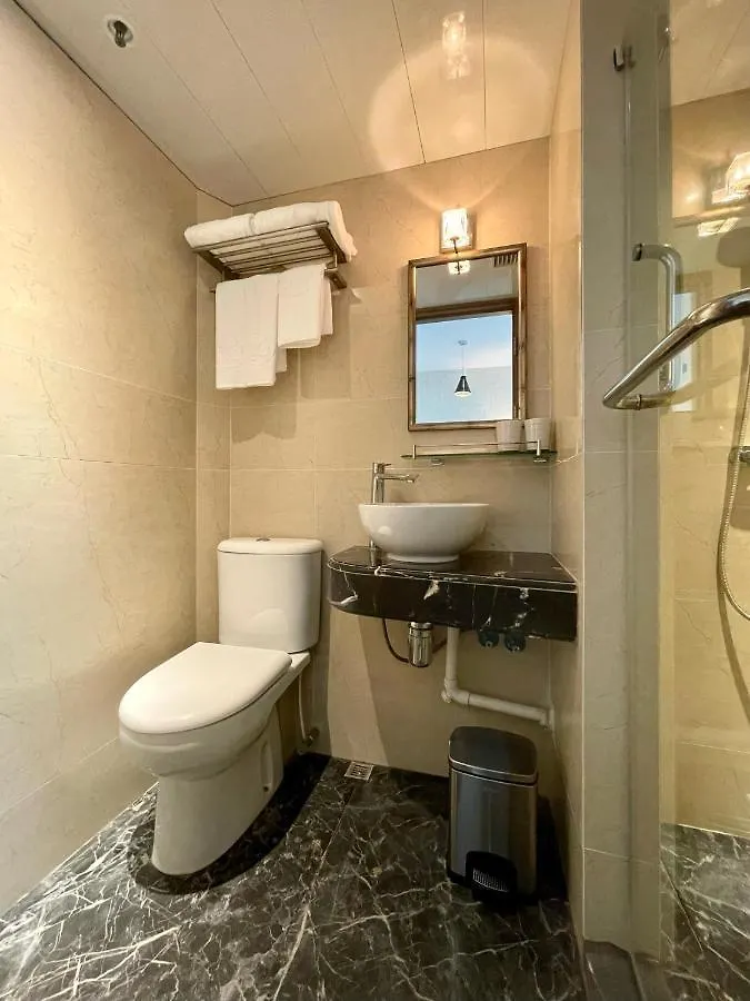 Lander Grand Hotel 香港 4*,  中国
